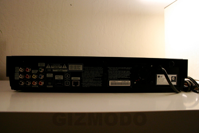Illustration for article titled First Review: LG BH100 Hybrid Blu-Ray/HD-DVD Player (Verdict: Format War Still Blazing)